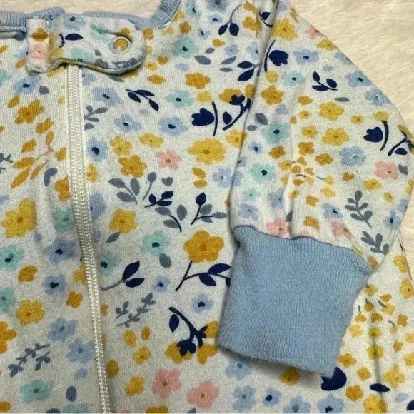 Gerber Footed Onesie Pajamas White & Blue Floral Zippered Size Newborn - Picture 2 of 16